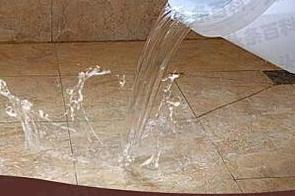 花山漏水维修 免砸砖防水材料该如何施工